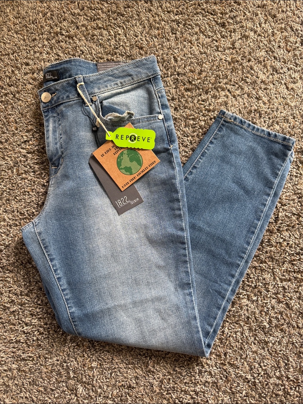 1822 Denim High-Rise Light Blue Jeans